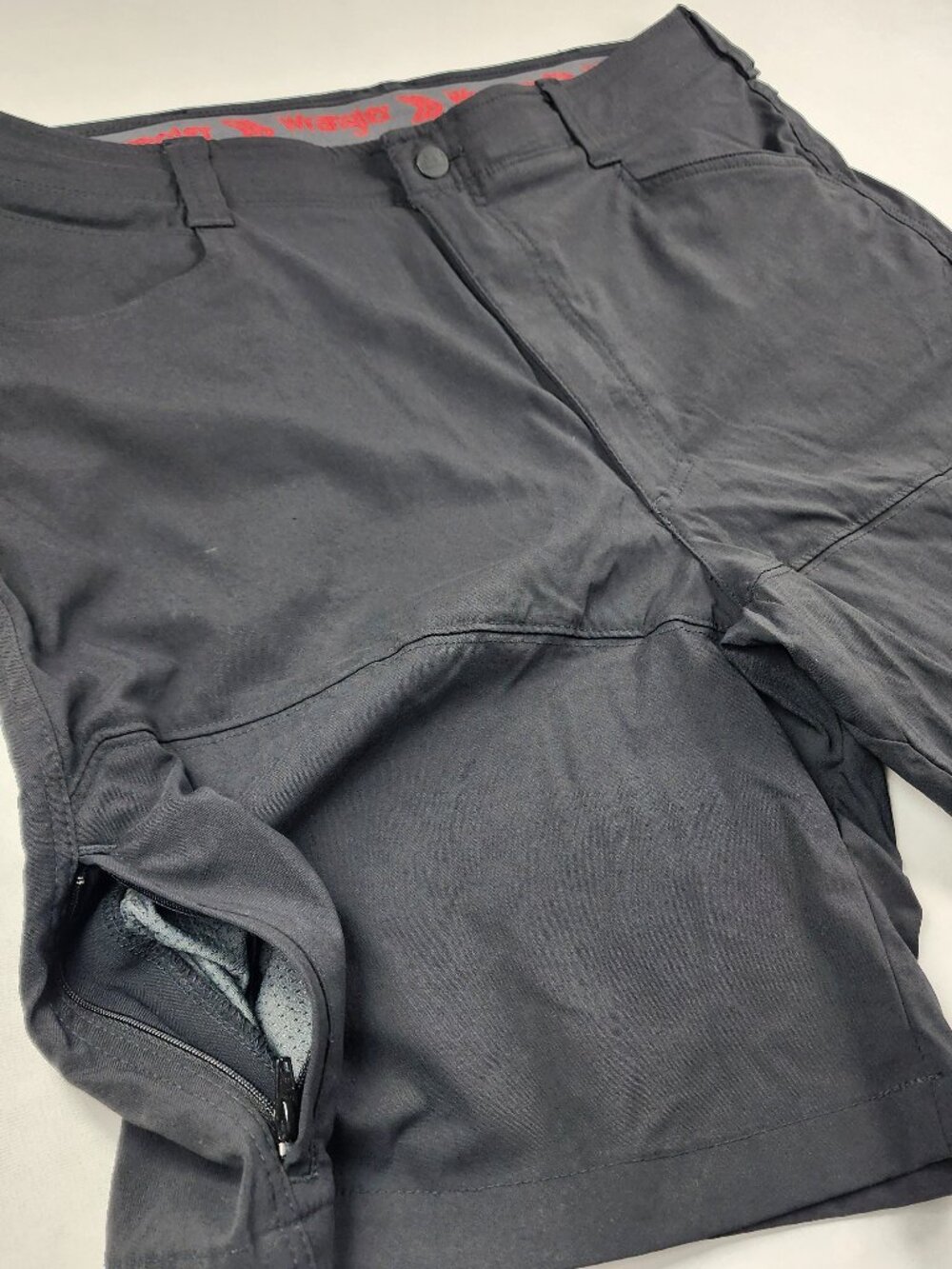 Wrangler Outdoor Mens 40 Black Cargo Shorts Performance Flex Utility NW990BL EX